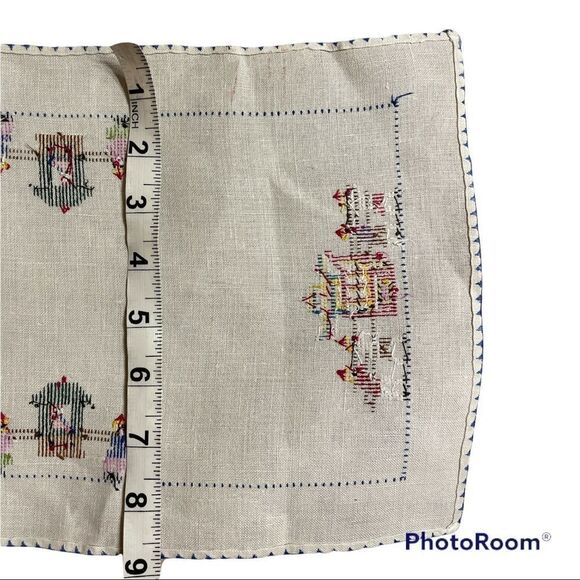 Vintage 60’s Hand embroidered tray cloth Set (of 3) - Picture 11 of 11